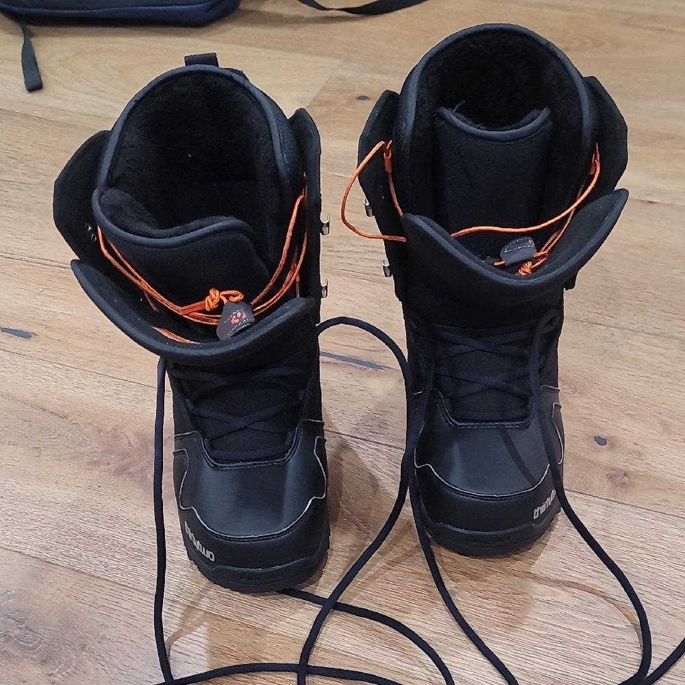 Thirtytwo Black Snowboard Boots Women Size 6.5